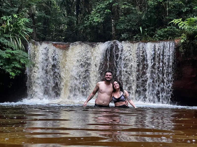 Casal na Cachoeira do Jacaré