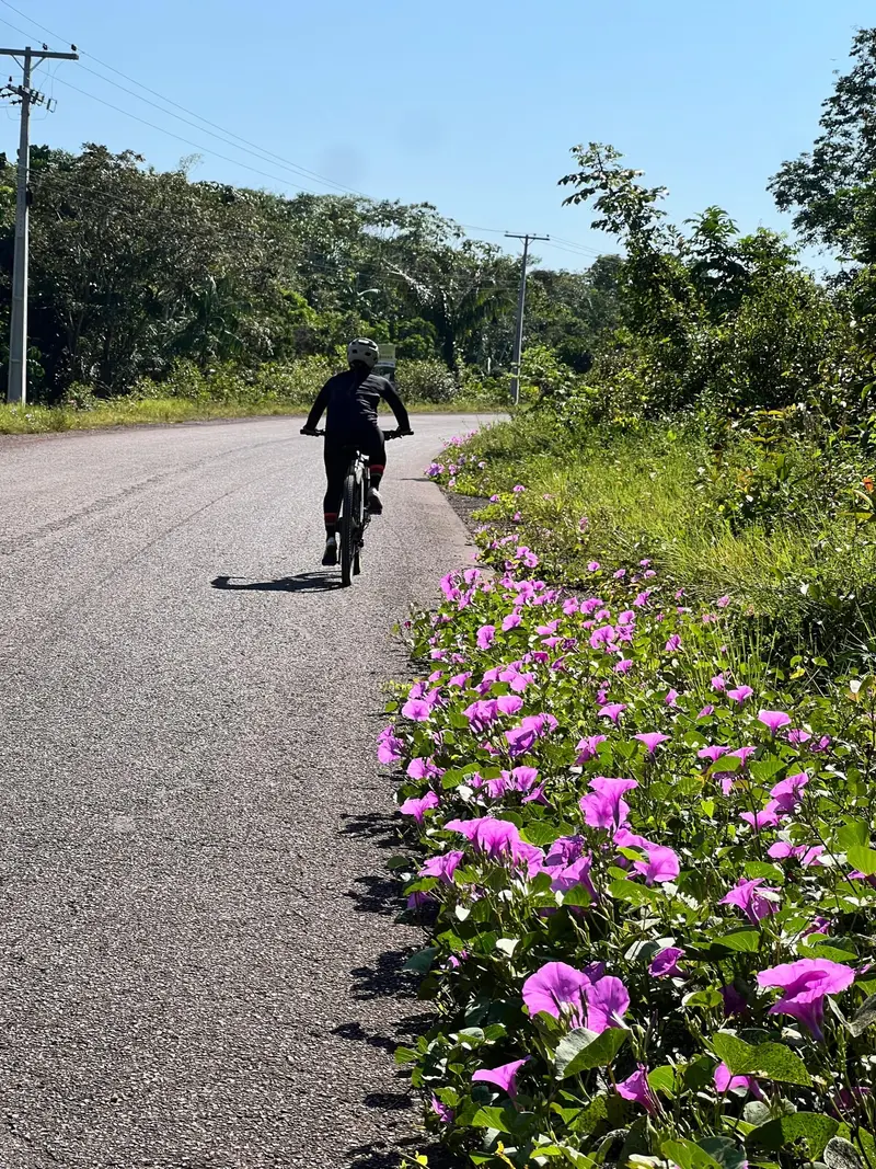 Ciclistas da Pedivela Amazônia em um dos roteiros