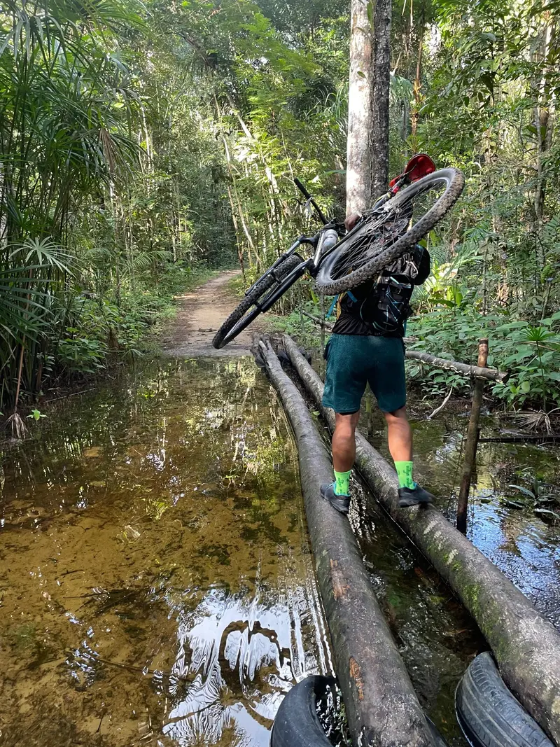 Ciclistas da Pedivela Amazônia em um dos roteiros